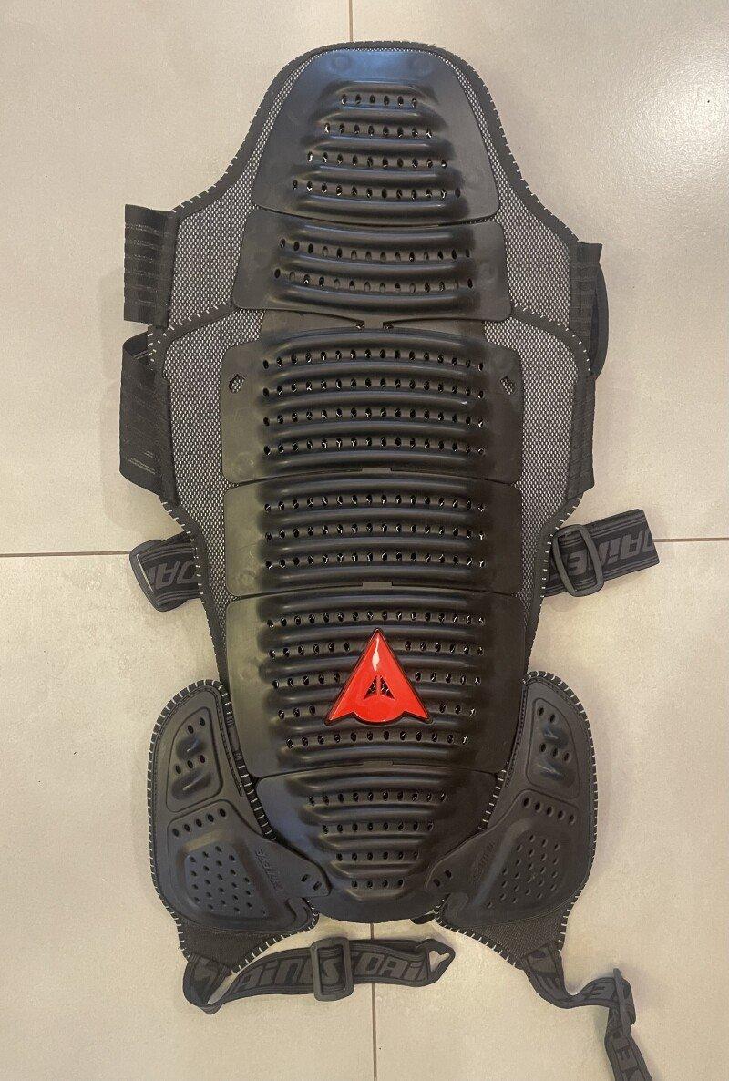 Macacão Dainese 2 Peças Tamanho 52 + Par de Botas Dainese + Protetor de Coluna e Tórax Dainese + Par de Luvas Alpinestars - Usado