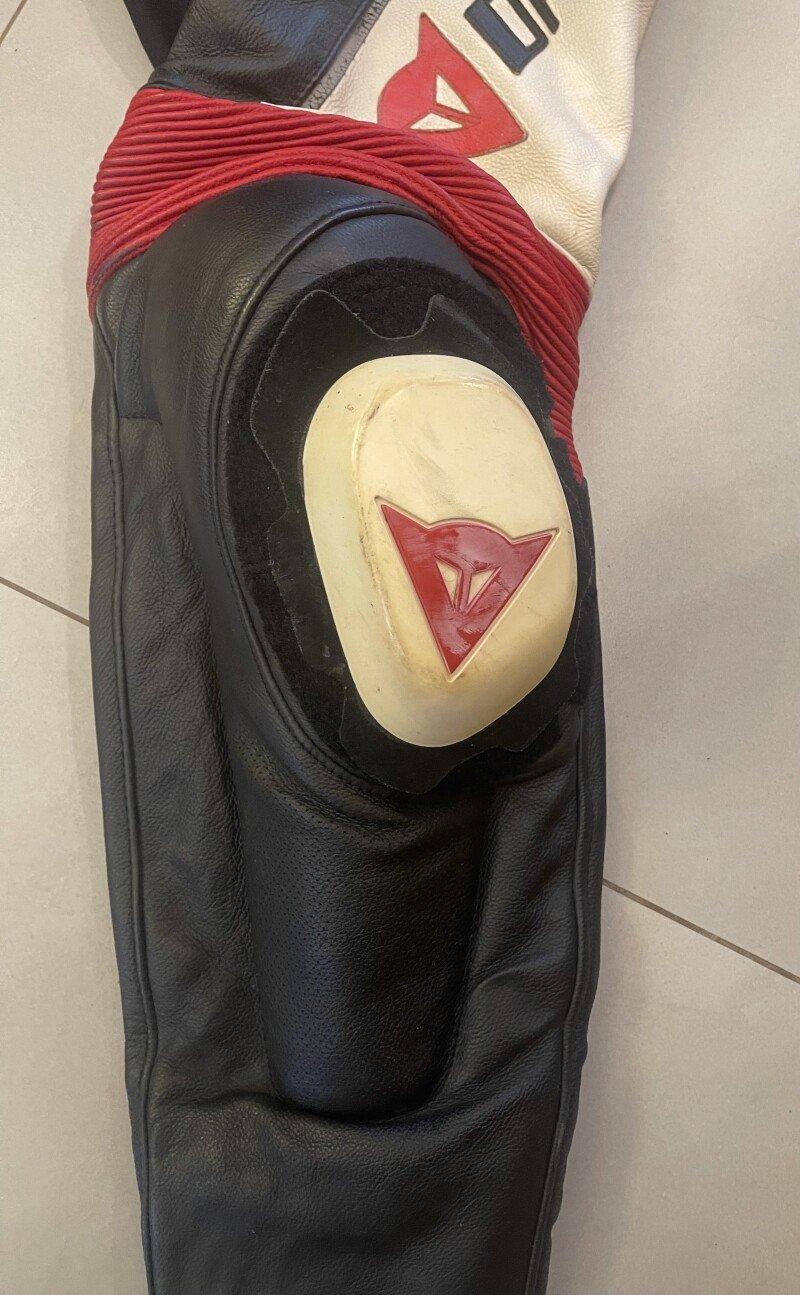 Macacão Dainese 2 Peças Tamanho 52 + Par de Botas Dainese + Protetor de Coluna e Tórax Dainese + Par de Luvas Alpinestars - Usado